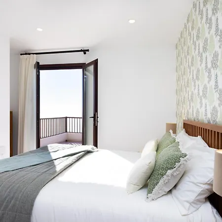 Villa La Palmera, Amazing Sea Views *